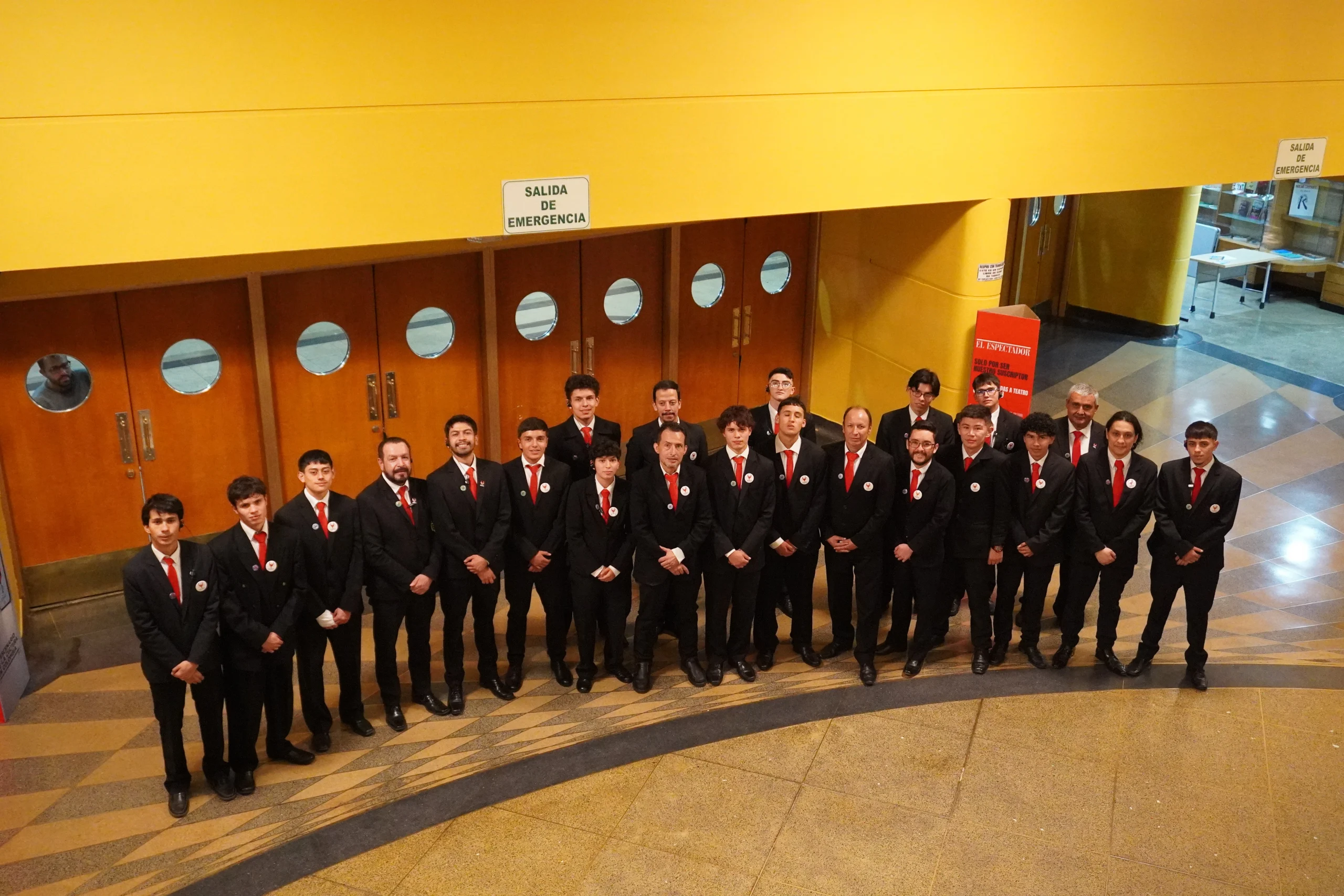 NUESTROS CABALLEROS EN Teatro Municipal Jorge Eliécer Gaitán